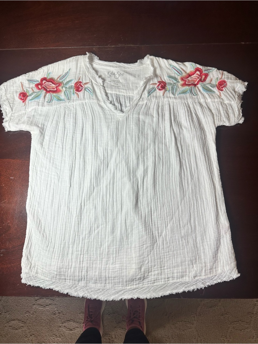 Embroidered White Gauze V-Neck Top with Pink Rose Detail